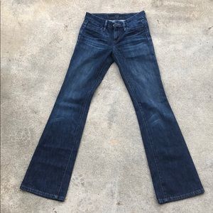 Joe’s 👖 Low Rise Medium Wash Jeans